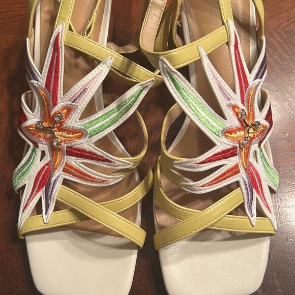 EXE LUISA Block Heel Sandals(Size 39) - Picture 6 of 10